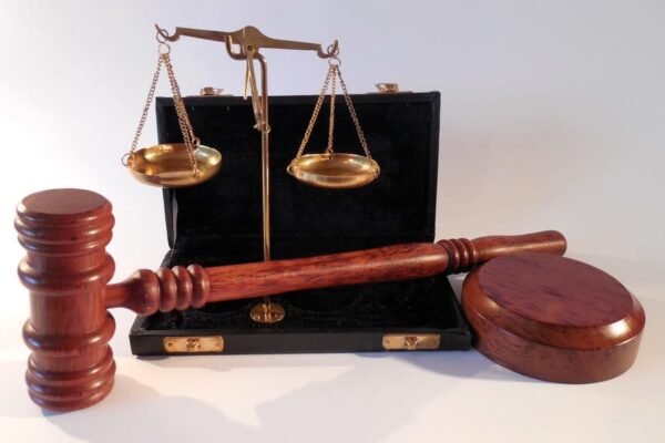 image illustrant une décision de justice pour la protection d'un majeur vulnérable